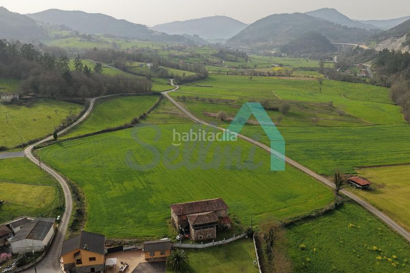 Foto b8053fa9-cd10-4634-97fe-53ab54da7688. Casa a Salas