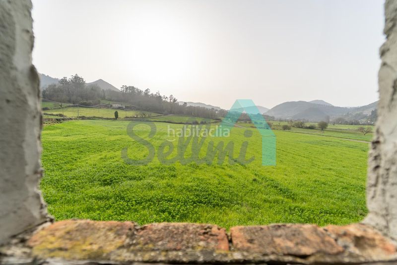 Foto b9b323a3-fad0-4cd8-beab-7a50e43718d9. Casa a Salas