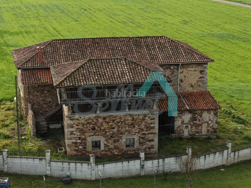Foto e7997b65-2811-457c-8301-58d0b10fd8aa. Casa a Salas