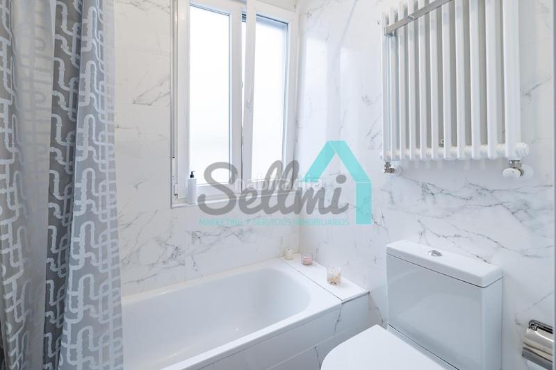 Foto e8ab17a8-a2f3-41d2-baaa-c825e2af402a. Miete etagenwohnung mit heizung in Centro Gijón