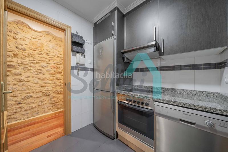 Foto 7d8e6948-4f3c-4c3a-be21-63b784a5fb1a. Alquiler estudio en Santo Domingo - El Campillín Oviedo