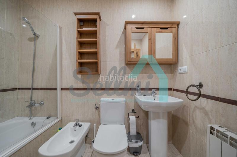 Foto 8ca2f5df-1352-460a-8b26-d58048c55aea. Alquiler estudio en Santo Domingo - El Campillín Oviedo