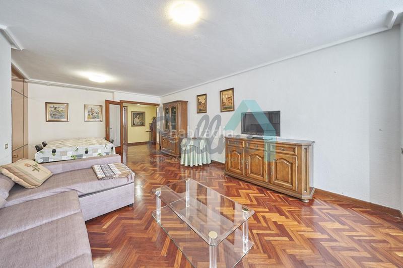 Foto 9c191dba-d9a9-4563-9f9f-b0b8a4e924bd. Rent flat with heating in Auditorio - Seminario - Parque de Invierno Oviedo