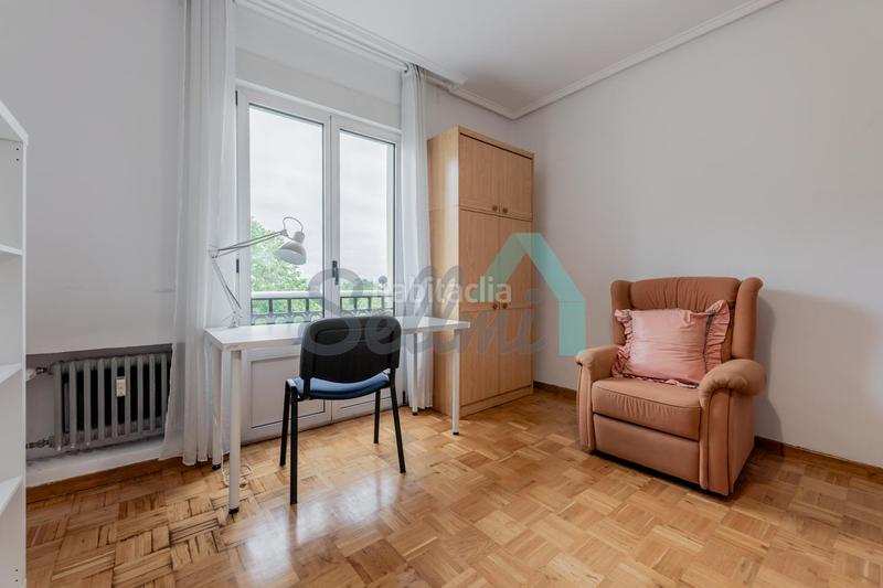 Foto 1b33717e-ed3b-4026-a3e7-55e44bc6ebe2. Location appartement avec chauffage dans Parque San Francisco - Uría Oviedo