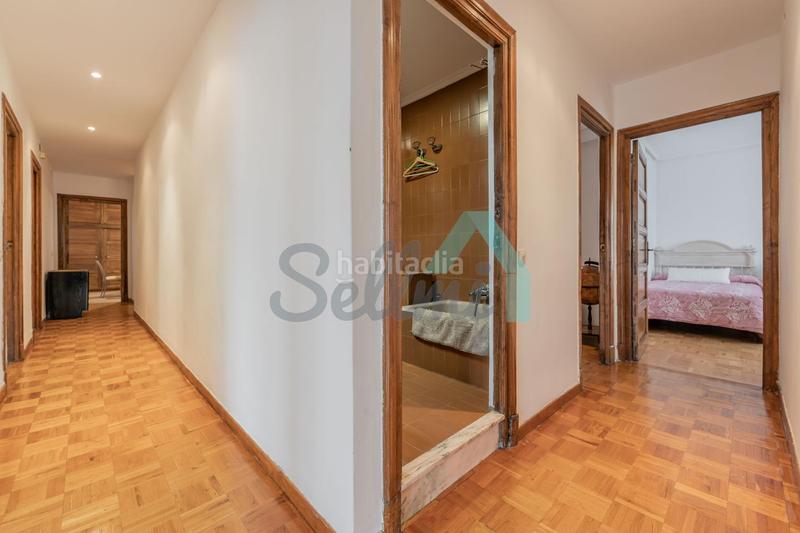 Foto 644041ea-be63-4290-9a84-9140f1734427. Location appartement avec chauffage dans Parque San Francisco - Uría Oviedo