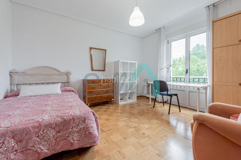 Foto 717bf6b9-a279-4ca5-bad0-38c89887969b. Location appartement avec chauffage dans Parque San Francisco - Uría Oviedo