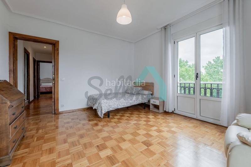 Foto ab8e5234-d6b0-46c1-a78a-aca3f771b4ee. Location appartement avec chauffage dans Parque San Francisco - Uría Oviedo