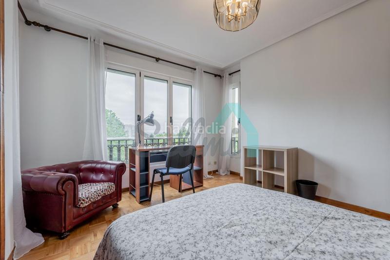 Foto e03e5057-2d74-441f-88ba-4fabc92e8b5f. Location appartement avec chauffage dans Parque San Francisco - Uría Oviedo