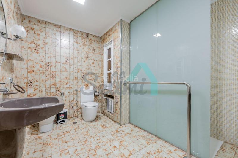 Foto ee686d7f-0ece-46df-8621-d0ff8fac5f48. Location appartement avec chauffage dans Parque San Francisco - Uría Oviedo