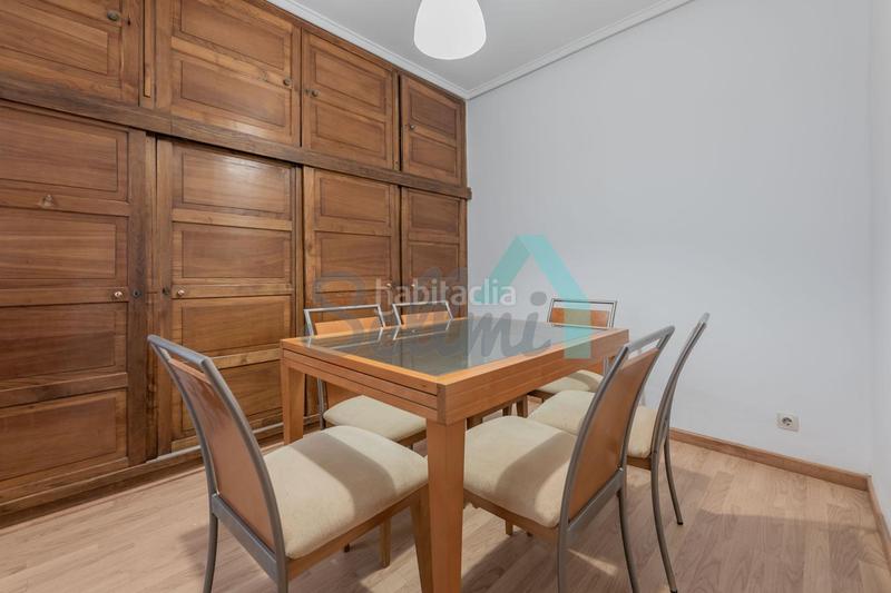 Foto 0acc4075-469d-413f-af62-9d748d352ecc. Miete etagenwohnung mit heizung in Parque San Francisco - Uría Oviedo