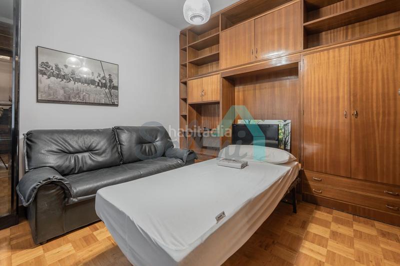 Foto 1db8e7f0-8ba2-4712-a7ee-7748f89cc0b9. Miete etagenwohnung mit heizung in Parque San Francisco - Uría Oviedo