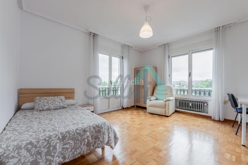 Foto ec55b8e7-f763-4a95-890c-b09bc9c585f4. Miete etagenwohnung mit heizung in Parque San Francisco - Uría Oviedo