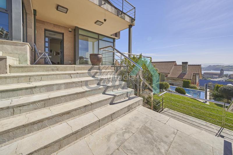 Foto 3ae54733-34a2-4c93-a2e5-02ac1ded862e. Casa amb calefacció aparcament piscina a Luanco-Aramar-Antromero Gozón