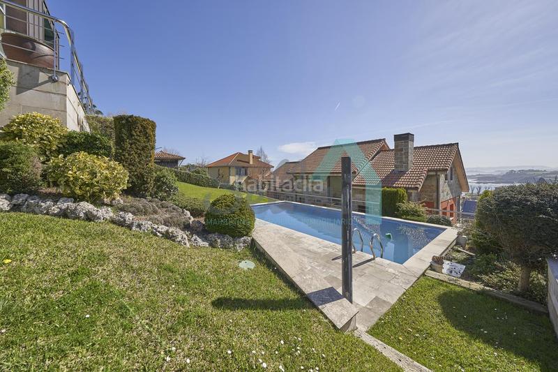 Foto 66b44fbd-3f63-423b-bab0-bfb0896a27fa. Casa amb calefacció aparcament piscina a Luanco-Aramar-Antromero Gozón
