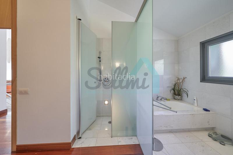 Foto 6b7ff1c6-dc1f-46b1-93f4-e2e42557c603. Casa amb calefacció aparcament piscina a Luanco-Aramar-Antromero Gozón