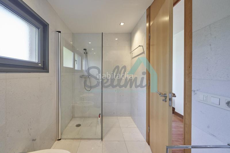 Foto 242fdc1e-ded0-4bb5-b3ba-03ffecded1d5. Maison avec chauffage parking piscine dans Luanco-Aramar-Antromero Gozón