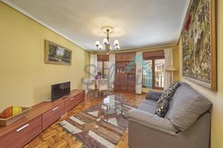 Miete Etagenwohnung  Riego