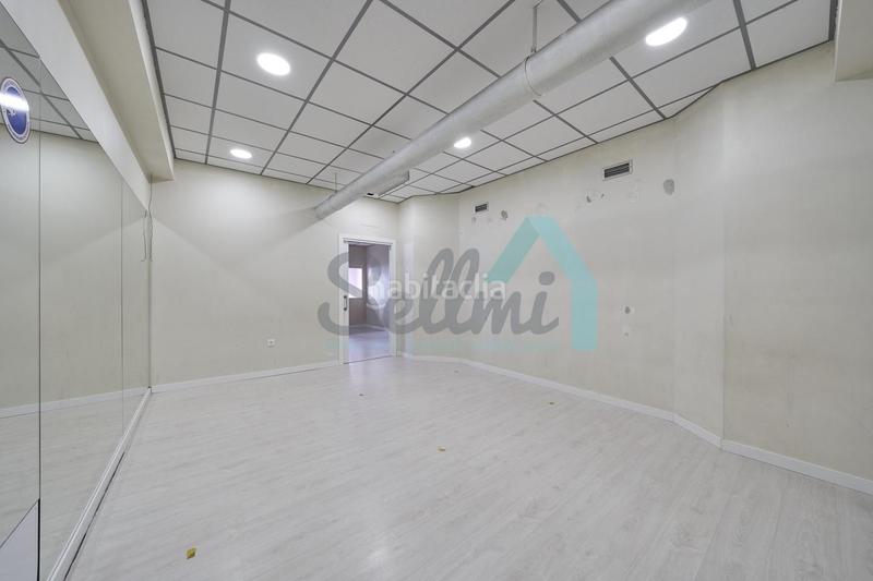 Foto 38b3d286-1cad-4a3f-b3e5-0c213a3f2673. Lloguer local comercial a la pola Siero Siero