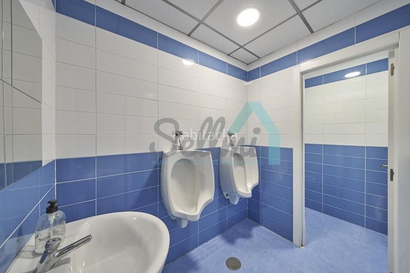 Foto 018cebcd-ef22-49ee-b28b-59bc8c15fefa. Location local commercial dans la pola Siero Siero