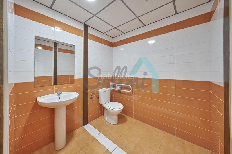 Foto 3991de10-27eb-4555-b9f4-0f8f1f1c91ca. Location local commercial dans la pola Siero Siero