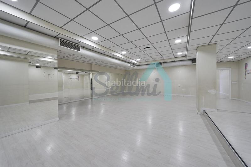 Foto 6b67c96e-bf95-4c70-8a51-6097d1d34b90. Location local commercial dans la pola Siero Siero