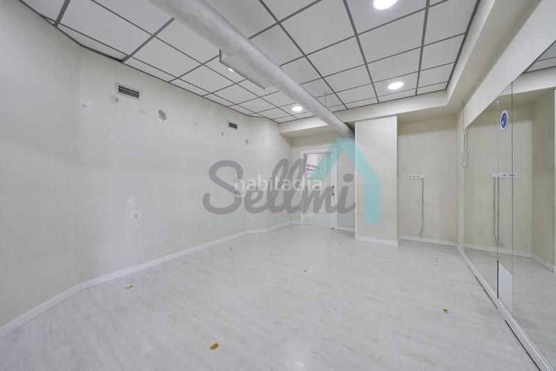 Foto 8aec6d47-9a22-4cc4-8ced-e01c75735b85. Location local commercial dans la pola Siero Siero