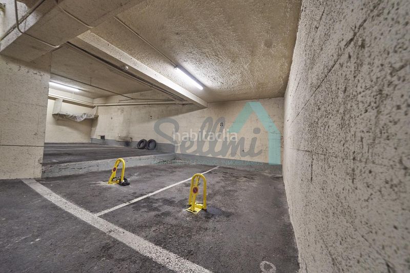 Foto ca395c96-543d-45fb-a364-04632568cf56. Aparcament cotxe a Argañosa Oviedo
