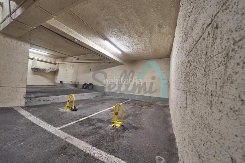 Foto ca395c96-543d-45fb-a364-04632568cf56. Parking coche en Argañosa Oviedo