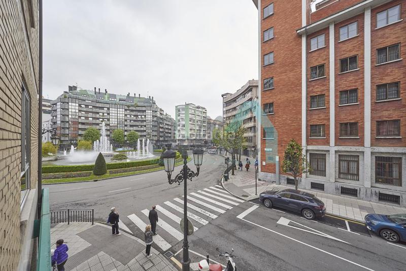 Foto 064f5a72-2873-461a-a9f6-99eaa1aadce1. Appartamento con riscaldamento parcheggio in Plaza de América Oviedo
