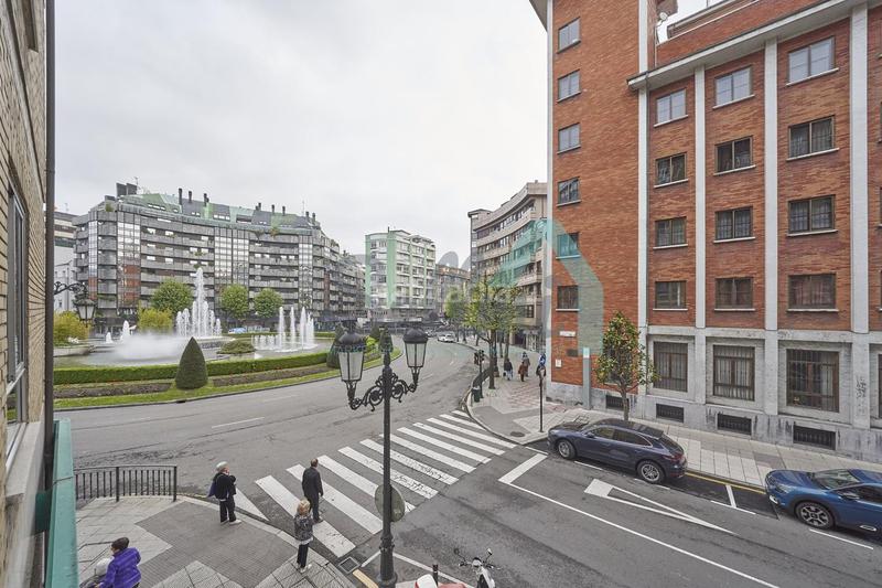 Foto 760ab86c-0c21-49c2-b23e-83ee4c1a5167. Appartamento con riscaldamento parcheggio in Plaza de América Oviedo