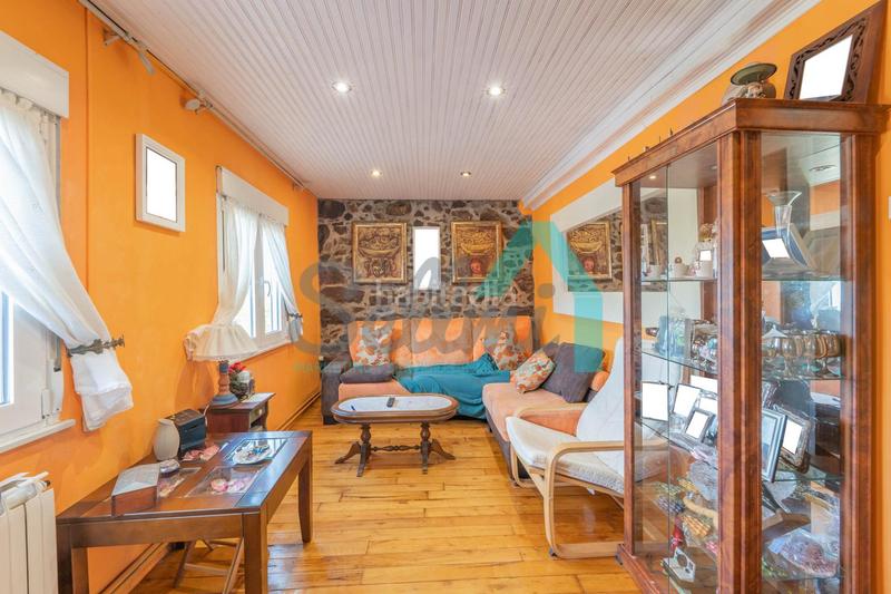 Foto 0cb9a6cd-92d8-4888-80bf-6a18357bbd4d. Maison avec chauffage parking dans Pillarno Castrillón