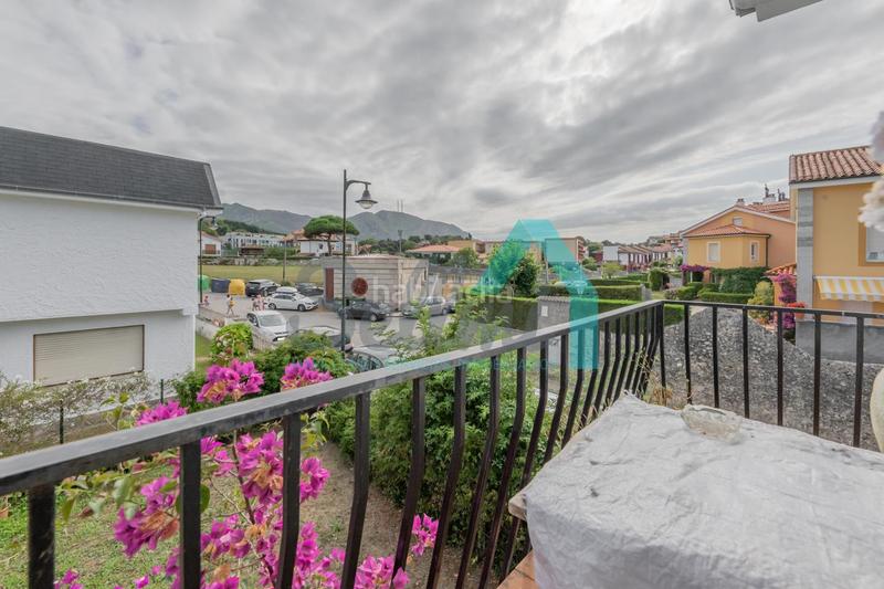 Foto 4a78727b-17a3-4ef6-83cb-246ae4861abd. Casa pareada en Celorio-Poó-Parres Llanes