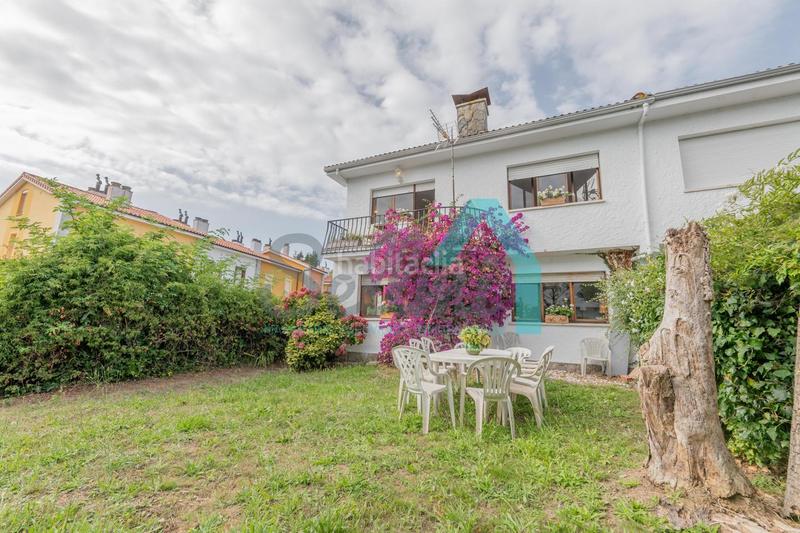 Foto b86033b5-bdb1-4655-a79a-aebe3864f402. Casa pareada en Celorio-Poó-Parres Llanes