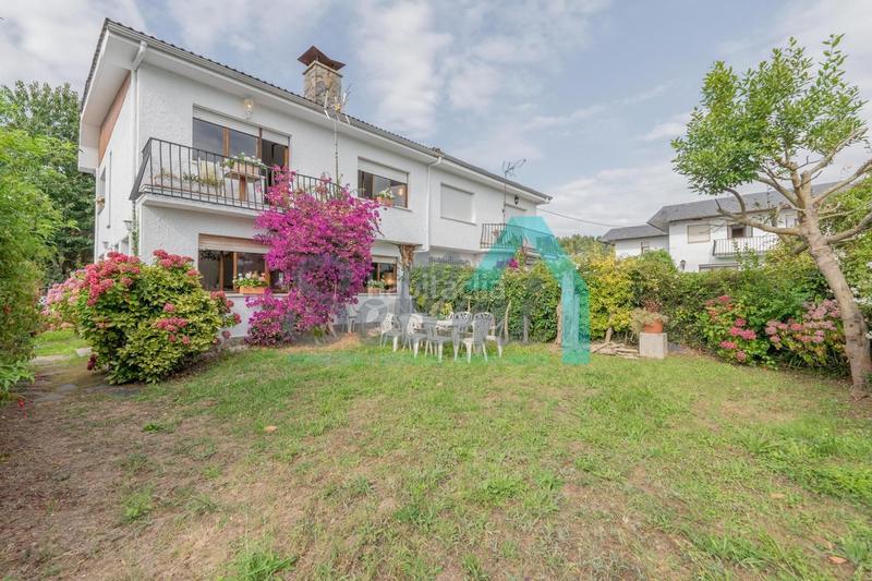 Foto 257583d5-70a9-43d9-8772-09664771a8c1. Casa pareada chalet pareado en venta en celorio, (asturias, españa).

precio: 520.000 €.
superficie construida: 137 m2.
superficie p en Llanes