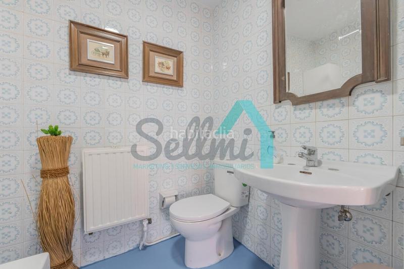 Foto 6fca14fd-97d5-47b6-a181-679dc3ea3cb1. Casa pareada chalet pareado en venta en celorio, (asturias, españa).

precio: 520.000 €.
superficie construida: 137 m2.
superficie p en Llanes