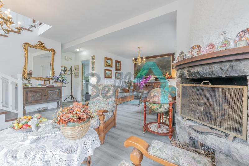 Foto 79af5922-e830-411f-bf74-5124bdfa78a0. Casa pareada chalet pareado en venta en celorio, (asturias, españa).

precio: 520.000 €.
superficie construida: 137 m2.
superficie p en Llanes