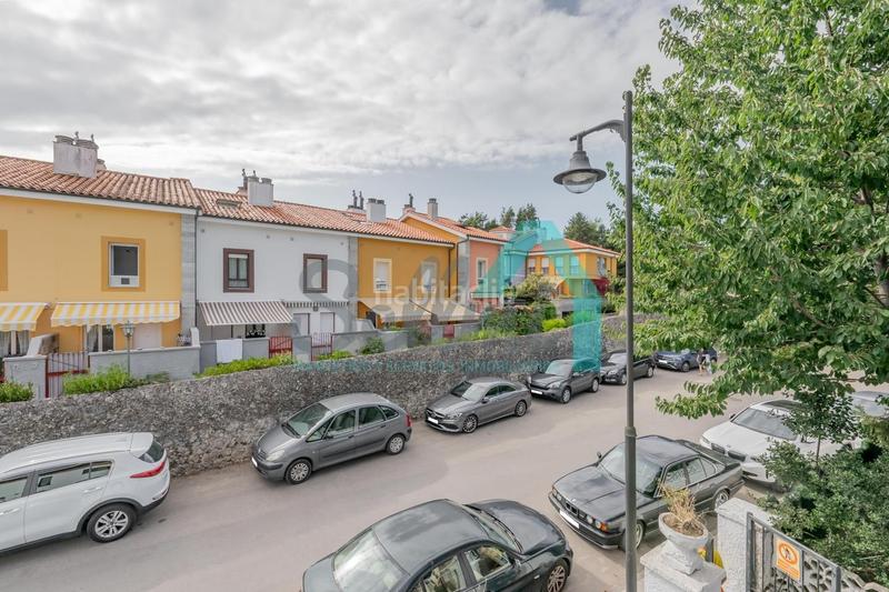 Foto 80c2b85f-6b99-4152-af16-a734c923aae1. Casa pareada chalet pareado en venta en celorio, (asturias, españa).

precio: 520.000 €.
superficie construida: 137 m2.
superficie p en Llanes