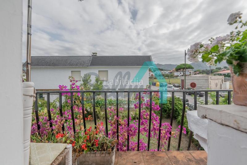 Foto c73f86ba-c85f-4730-ab9b-171b5edb7943. Casa pareada chalet pareado en venta en celorio, (asturias, españa).

precio: 520.000 €.
superficie construida: 137 m2.
superficie p en Llanes