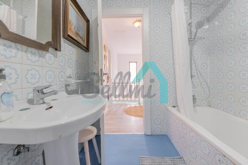 Foto e64de54b-d537-4763-bbb1-5285c4eb7f82. Casa pareada chalet pareado en venta en celorio, (asturias, españa).

precio: 520.000 €.
superficie construida: 137 m2.
superficie p en Llanes