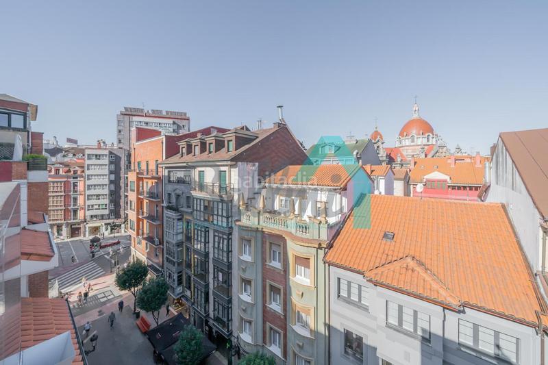 Foto 5ce5fab6-9602-489d-b3bd-71f60e617490. Dúplex amb calefacció a Salesas - Foncalada - Campoamor Oviedo