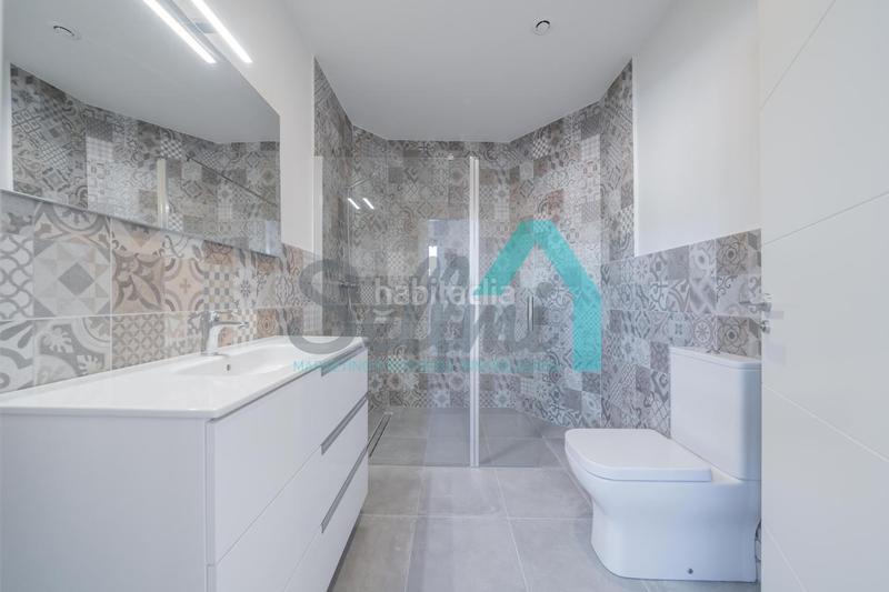 Foto c72fc36f-af11-4bb6-b39b-5b67d91e2525. Dúplex amb calefacció a Salesas - Foncalada - Campoamor Oviedo