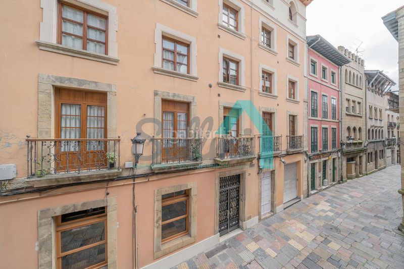 Foto 6c6ca7aa-db9d-4a0f-a463-b6280002e595. Edifici a Centro Avilés