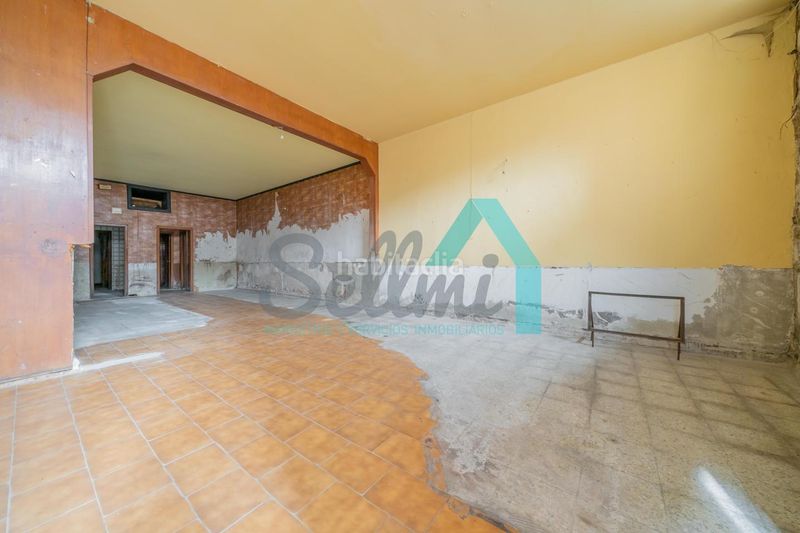 Foto a859d692-cff4-4fd8-b20d-5f9f04f556ef. Edifici a Centro Avilés