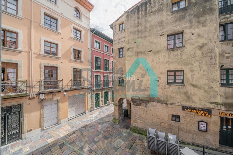 Foto ba626828-222e-48d8-b032-ec15785ce8b2. Edifici a Centro Avilés
