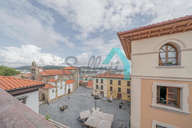Foto f0ef0139-cd01-4139-a2de-b2ef7cb5af6d. Edifici a Centro Avilés
