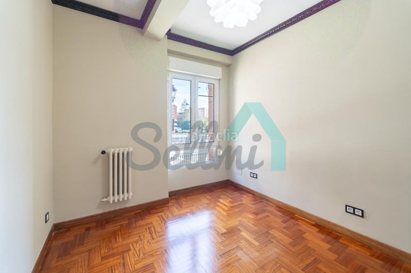 Foto aa75a335-873a-4442-a1e3-1990761833d3. Pis amb calefacció aparcament a Masip Oviedo