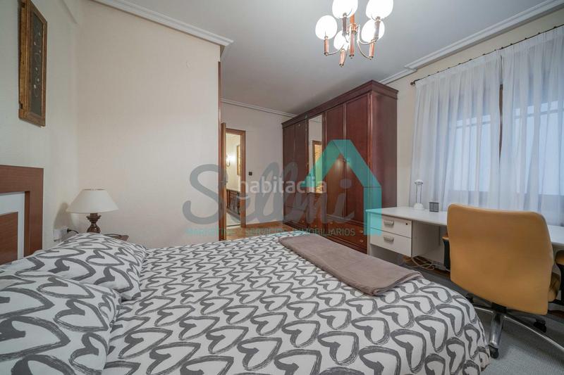 Foto cef08d15-d053-4839-83b6-b917d7bdd834. Alquiler piso en Masip Oviedo