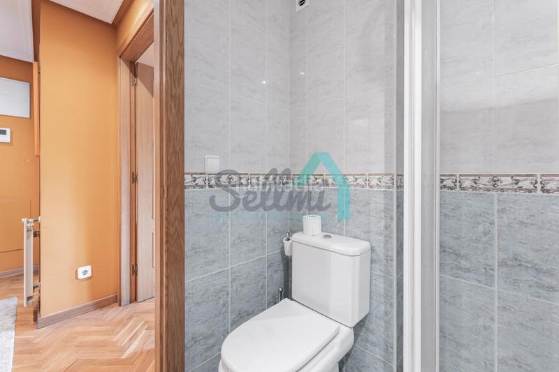 Foto 52c74383-65fd-40b8-95ce-4fecc1aaedbc. Location appartement avec chauffage parking dans Huca - La Cadellada Oviedo