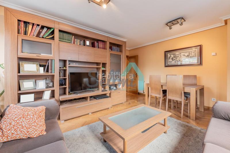 Foto 7eb48d7e-8874-4a50-b4a3-d05e572bed14. Location appartement avec chauffage parking dans Huca - La Cadellada Oviedo