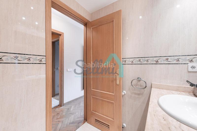 Foto 9438fa9f-3011-49c0-88a5-68a38e42198c. Rent flat with heating parking in Huca - La Cadellada Oviedo